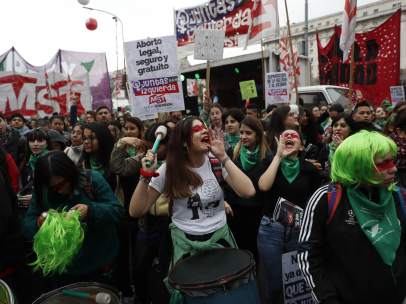 Mujeres se manifiestan en Buenos Aires a favor de la despenalización del abort