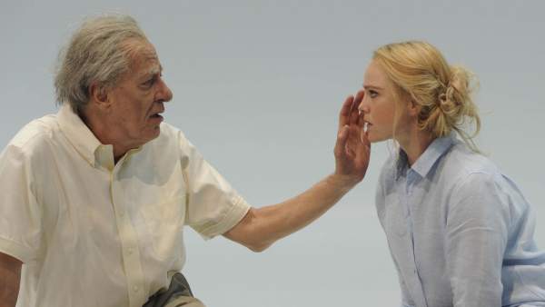 La actriz australiana Eryn Jean Norvill y el actor Geoffrey Rush La actriz australiana Eryn Jean Norvill y el actor Geoffrey Rush