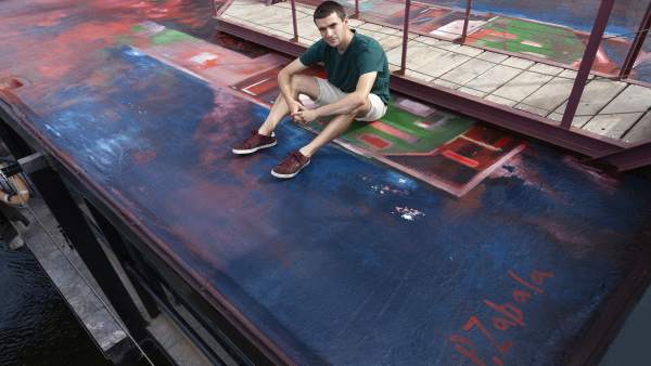 Mural pintado por alumno UPV en el Puente Bizkaia. Mural pintado por alumno UPV en el Puente Bizkaia.