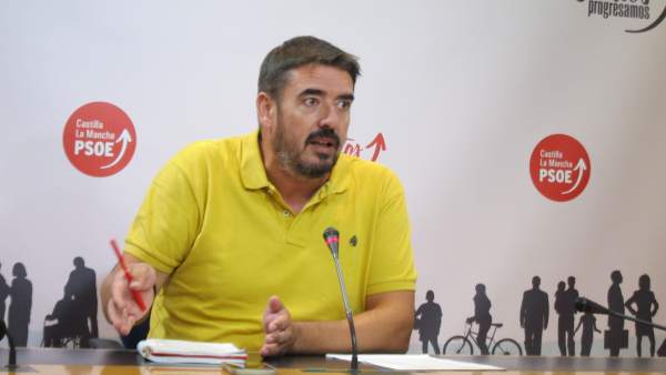 Esteban en rueda de prensa Esteban en rueda de prensa