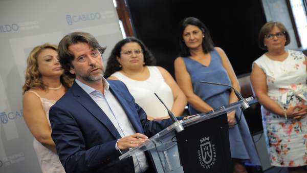 Carlos Alonso en rueda de prensa Carlos Alonso en rueda de prensa