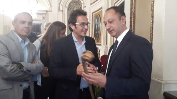 El delegado del Gobierno en Andalucía, Gómez de Celis, y el alcalde de Cádiz El delegado del Gobierno en Andalucía, Gómez de Celis, y el alcalde de Cádiz