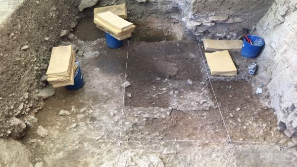 Trauen a la llum restes del paleolític en la Cova de la Foia a Vilafranca Trauen a la llum restes del paleolític en la Cova de la Foia a Vilafranca
