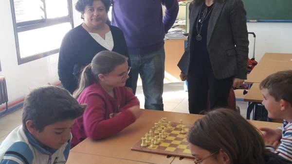 La delegada de Educación acude a uno de los cursos La delegada de Educación acude a uno de los cursos