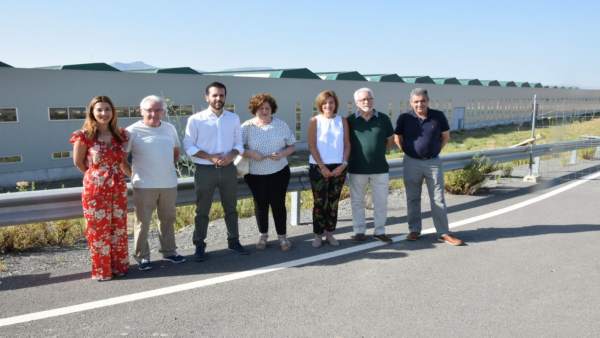 Beatriz Rubiño y Francisco Calderón en visit a naves de adif en bobadila hyperlo Beatriz Rubiño y Francisco Calderón en visit a naves de adif en bobadila hyperlo