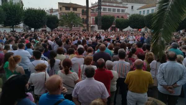 Manifestación en memoria del joyero asesinado en Carmona Manifestación en memoria del joyero asesinado en Carmona