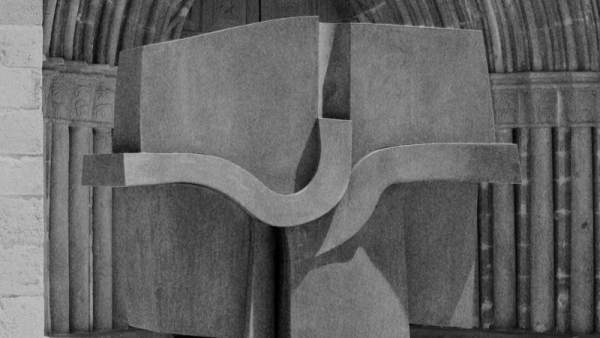 'Cruz de término' escultura de José Luis Sánchez 'Cruz de término' escultura de José Luis Sánchez