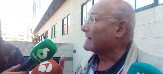 Manuel Charlín a su salida del juzgado de Vigo