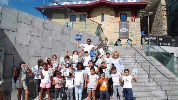 Niños saharauis en el Aquarium. Niños saharauis en el Aquarium.