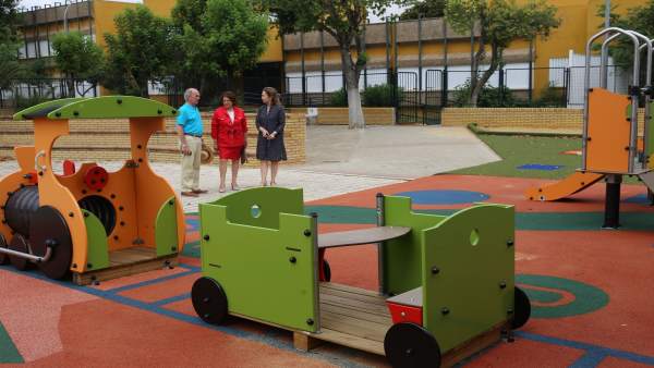 ÞÁrea de juegos en CEIP Juan Ramón Jiménez ÞÁrea de juegos en CEIP Juan Ramón Jiménez