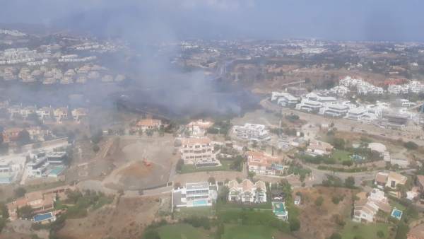 Vista del incendio en La Alquería Vista del incendio en La Alquería