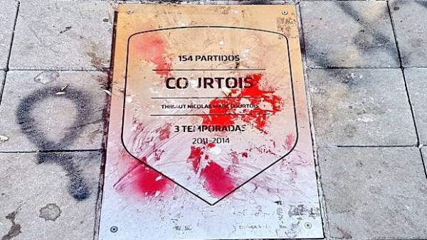 La placa de Courtois, pintada en el Wanda Metropolitano. La placa de Courtois, pintada en el Wanda Metropolitano.