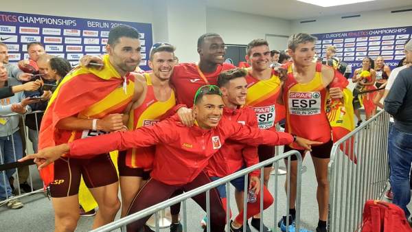 Los integrantes del 4x400 masculino español Los integrantes del 4x400 masculino español