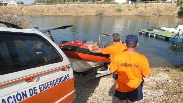 Voluntarios de Protección Civil. Voluntarios de Protección Civil.
