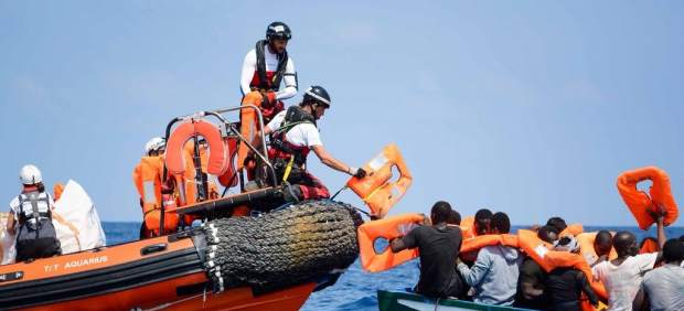 Rescate de migrantes en el Mediterráneo por parte del 'Aquarius'