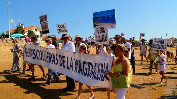 Acción reivindicativa para pedir la paralización de los diques de la Magdalena. Acción reivindicativa para pedir la paralización de los diques de la Magdalena.