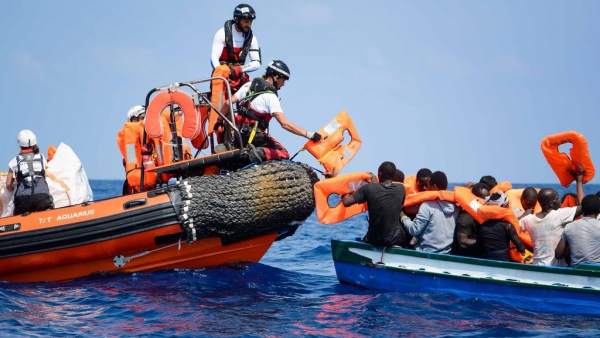 Rescate de migrantes en el Mediterráneo. Rescate de migrantes en el Mediterráneo.