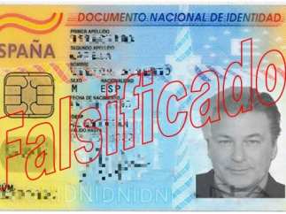 DNI falso con la foto de Alec Baldwin