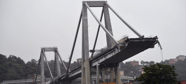 Puente desplomado en Génova