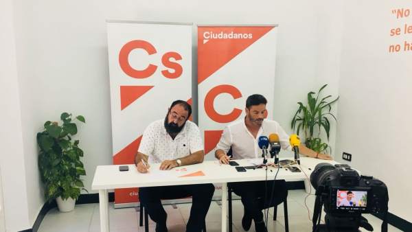 Los concejales de Ciudadanos en Linares, Juan Carlos Trujillo y Salvador Hervás. Los concejales de Ciudadanos en Linares, Juan Carlos Trujillo y Salvador Hervás.
