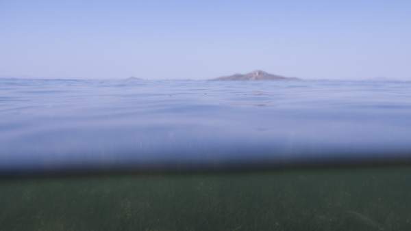 Imagen del Mar Menor con la Isla del Barón al fondo Imagen del Mar Menor con la Isla del Barón al fondo