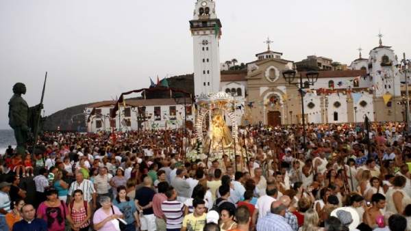 Celebración de la festividad de la Virgen de Candelaria Celebración de la festividad de la Virgen de Candelaria