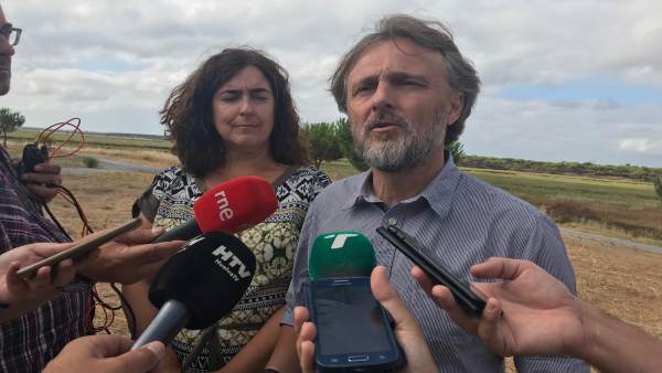 José Fiscal, ante los medios. José Fiscal, ante los medios.