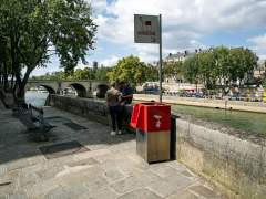 Instalan en París urinarios ecológicos: la orina se recoge para crear fertilizantes