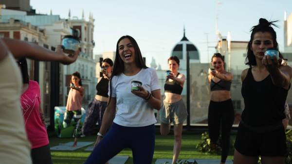 Una sesión de "ice cream yoga" Una sesión de "ice cream yoga"