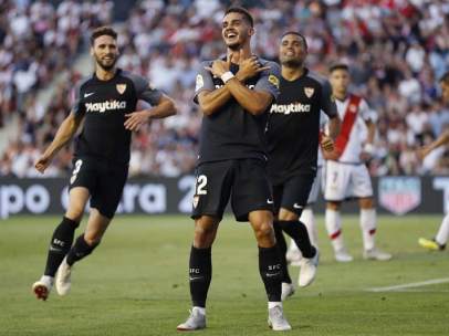 André Silva celebra su segundo tanto en el partido entre Rayo Vallecano y Sevilla.