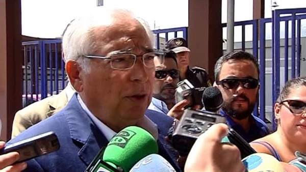 Imbroda critica que Sánchez no vaya a Melilla para vivir el problema migratorio Imbroda critica que Sánchez no vaya a Melilla para vivir el problema migratorio