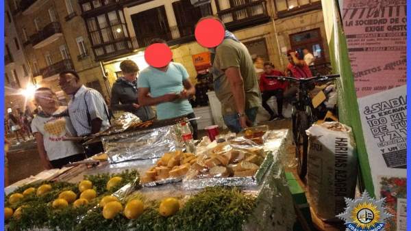 Puesto de venta ambulante de comida en fiestas de Bilbao Puesto de venta ambulante de comida en fiestas de Bilbao