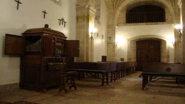 Colegiata De San Fernando, En Covadonga Colegiata De San Fernando, En Covadonga