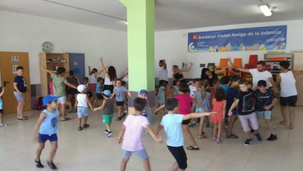 Niños en una escuela de verano de Santanyí Niños en una escuela de verano de Santanyí