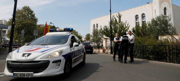 Ataque con cuchillo cerca de París