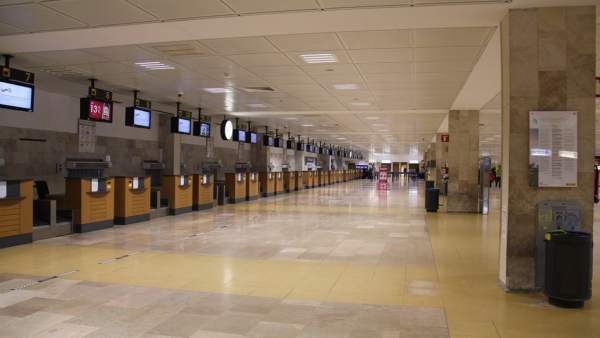 Terminal del Aeropuerto de Girona Terminal del Aeropuerto de Girona