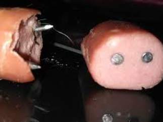 Salchichas con clavos