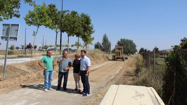 Proyecto de mejora de la convivencia entre bicis y peatones. Proyecto de mejora de la convivencia entre bicis y peatones.