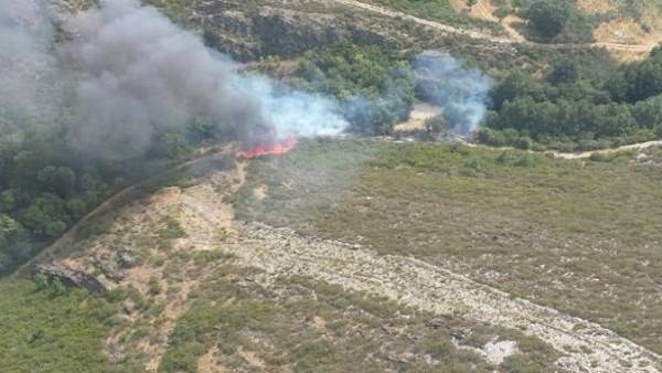 Imagen del incendio de Hermisende, ya controlado Imagen del incendio de Hermisende, ya controlado