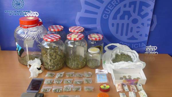 Detenido in fraganti cuando vendía marihuana en Cuenca Detenido in fraganti cuando vendía marihuana en Cuenca