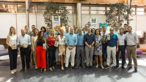 Imagen de grupo de los participantes en la reunión de Gullón Imagen de grupo de los participantes en la reunión de Gullón