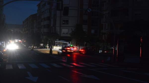 Ourense vive un apagón durante casi dos horas por fallo en línea de distribución Ourense vive un apagón durante casi dos horas por fallo en línea de distribución