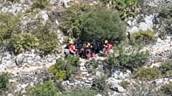 Rescate de una mujer en La Vall de Laguar Rescate de una mujer en La Vall de Laguar
