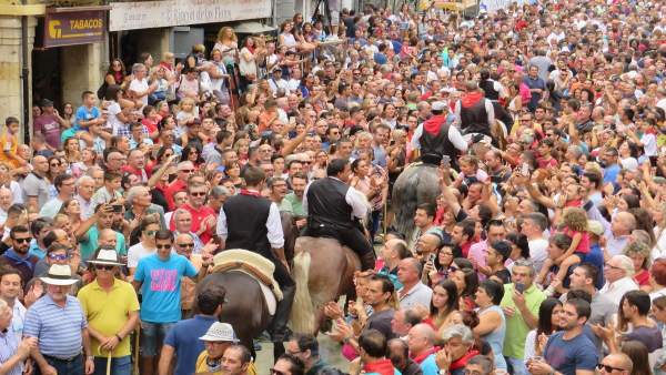COMIENZA HOY LA ENTRADA DE TOROS Y CABALLOS COMIENZA HOY LA ENTRADA DE TOROS Y CABALLOS