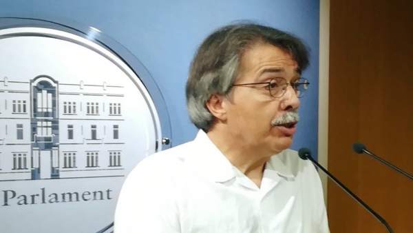 El portavoz de Cs en el Parlament, Xavier Pericay, durante la rueda de prensa El portavoz de Cs en el Parlament, Xavier Pericay, durante la rueda de prensa