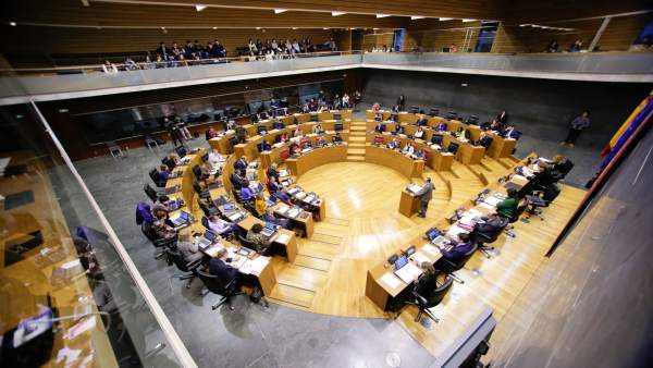 Sesión del pleno del Parlamento de Navarra Sesión del pleno del Parlamento de Navarra