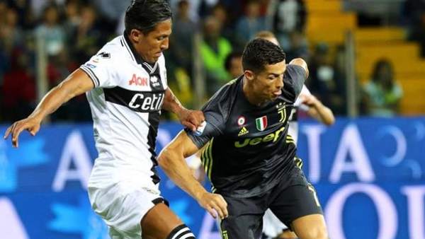 Cristiano Ronaldo, en el partido entre la Juventus y el Parma. Cristiano Ronaldo, en el partido entre la Juventus y el Parma.