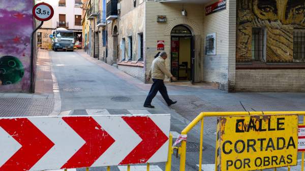Calle cortada por obras Calle cortada por obras