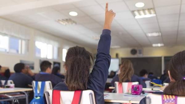 Colegio, escuela, aula, primaria, clase, niño, niña, niños, estudiando Colegio, escuela, aula, primaria, clase, niño, niña, niños, estudiando