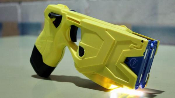 Pistola eléctrica Taser usada por los Mossos d'Esquadra Pistola eléctrica Taser usada por los Mossos d'Esquadra